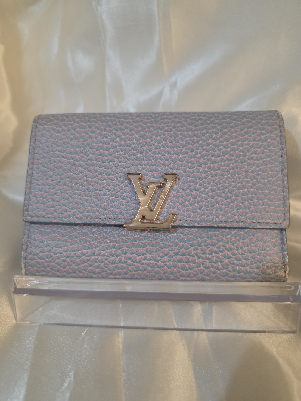 Louis Vuitton Capucines Compact Wallet